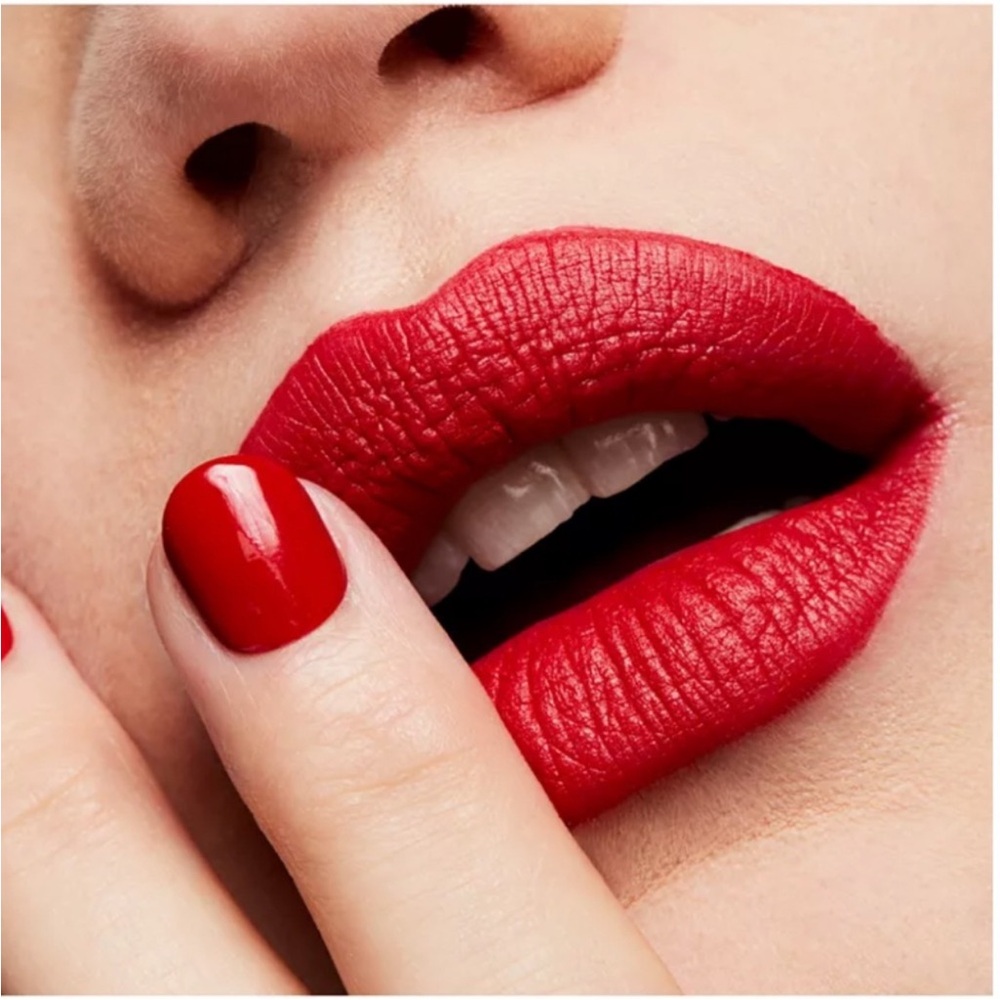 New in The Box Mac Retro Matte Lipstick 707 Ruby Woo - Picture 6 of 15